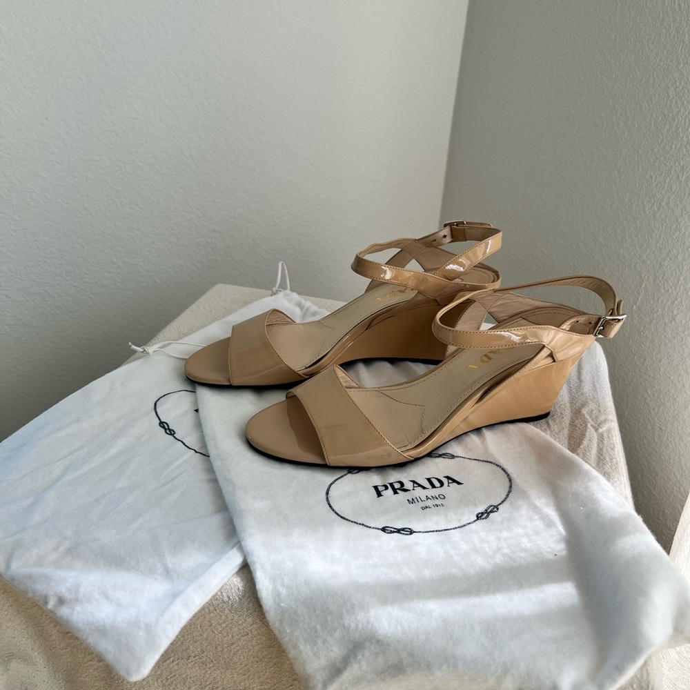 Prada Tan Wedge patent leather Shoes with Slingback Design